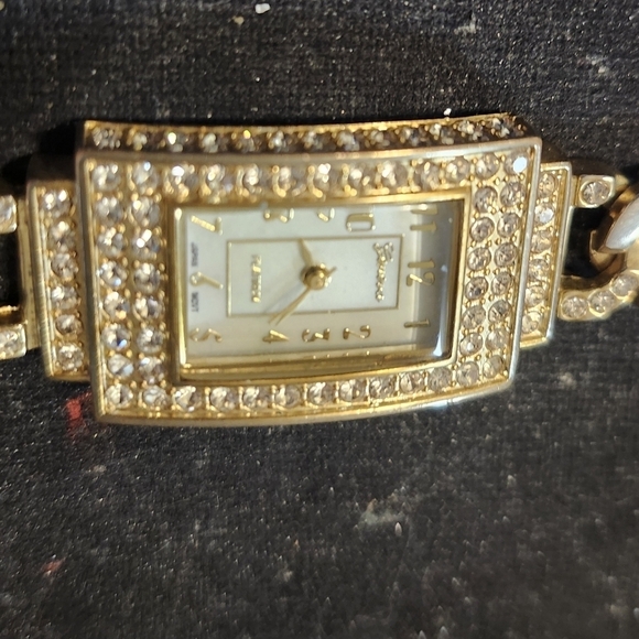 VINTAGE Geneva Platinum Goldtone ICED out Tank Watch!!!!!! main image 4